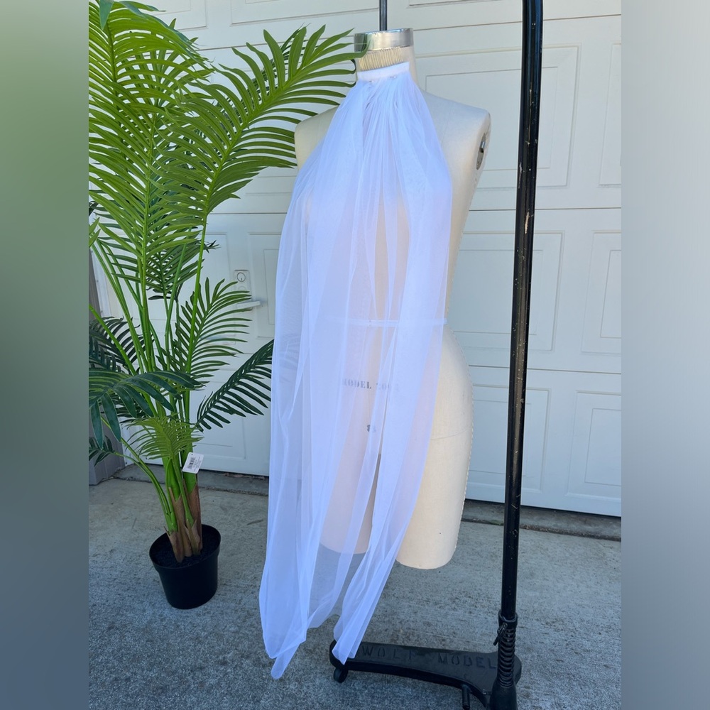 Wedding Bridal Veil with Comb 1 Tier Cut Edge Fingertip